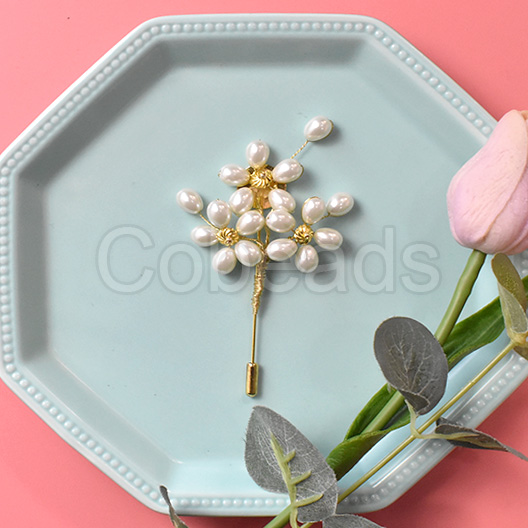 Cobeads Tutorial on Pearl Flower Brooch